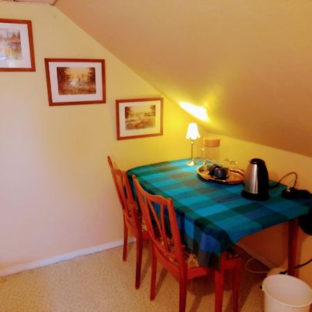 Bräcke Small Bedroom, Outside Toilet, Shower Kitchen, 120 M From Sandbach מראה חיצוני תמונה